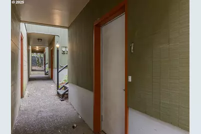 6220 SW Capitol Hwy #7, Portland, OR 97239 - Photo 2