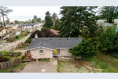 1214 Ransom Ave, Brookings, OR 97415 - Photo 2