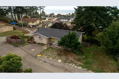 1214 Ransom Ave, Brookings, OR 97415 - Photo 1