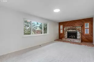 904 NE 196th Ave, Portland, OR 97230 - Photo 12