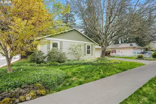 904 NE 196th Ave, Portland, OR 97230 - Photo 4