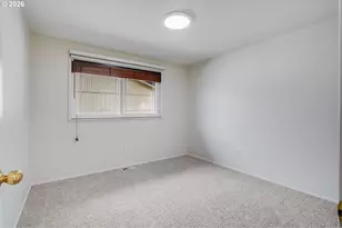 904 NE 196th Ave, Portland, OR 97230 - Photo 20