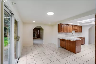 904 NE 196th Ave, Portland, OR 97230 - Photo 10