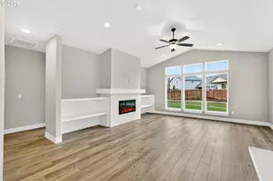 2027 E Otter Loop, La Center, WA 98629 - Photo 2