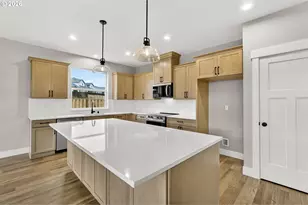 2027 E Otter Loop, La Center, WA 98629 - Photo 8