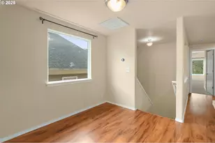 5045 SE 70th Ave, Portland, OR 97206 - Photo 8