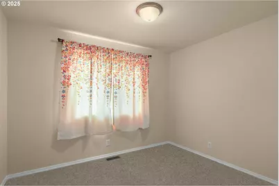 5045 SE 70th Ave, Portland, OR 97206 - Photo 14