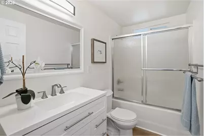 17867 NE Wasco St, Portland, OR 97230 - Photo 22