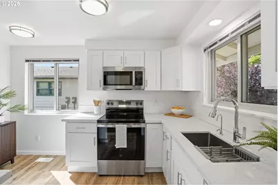 17867 NE Wasco St, Portland, OR 97230 - Photo 16