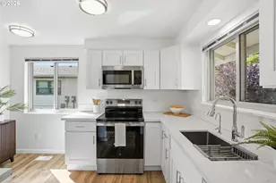 17867 NE Wasco St, Portland, OR 97230 - Photo 16