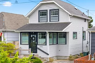 331 10th Ave, Seaside, OR 97138 - Photo 1