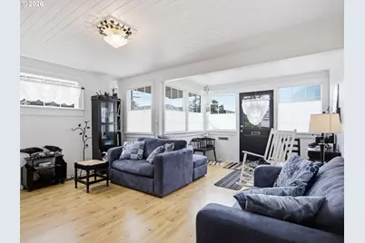 331 10th Ave, Seaside, OR 97138 - Photo 6