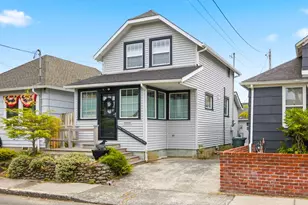 331 10th Ave, Seaside, OR 97138 - Photo 2