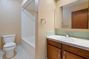 1574 NW Bridgeway Ln, Beaverton, OR 97006 - Photo 10