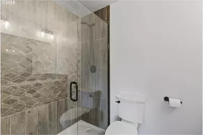 8083 N Leavitt Ave, Portland, OR 97203 - Photo 30