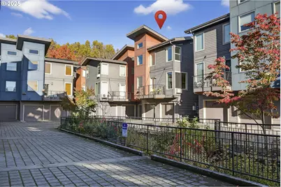 8083 N Leavitt Ave, Portland, OR 97203 - Photo 2