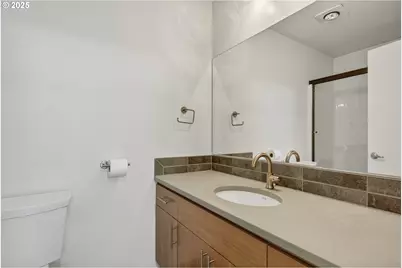 8083 N Leavitt Ave, Portland, OR 97203 - Photo 26