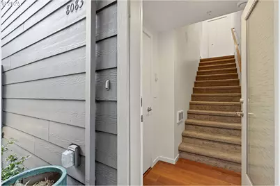 8083 N Leavitt Ave, Portland, OR 97203 - Photo 4