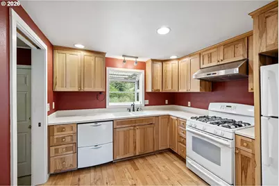 940 W N St, Springfield, OR 97477 - Photo 12
