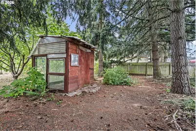 940 W N St, Springfield, OR 97477 - Photo 36