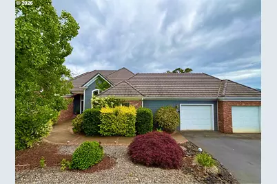 295 Fairway Village Ln, Roseburg, OR 97471 - Photo 1