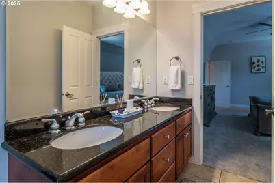 295 Fairway Village Ln, Roseburg, OR 97471 - Photo 26