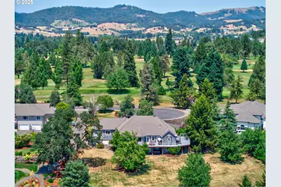 295 Fairway Village Ln, Roseburg, OR 97471 - Photo 40