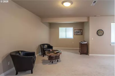 295 Fairway Village Ln, Roseburg, OR 97471 - Photo 32