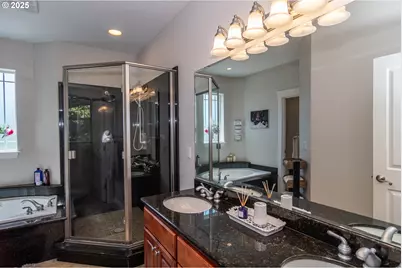 295 Fairway Village Ln, Roseburg, OR 97471 - Photo 24