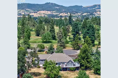 295 Fairway Village Ln, Roseburg, OR 97471 - Photo 48
