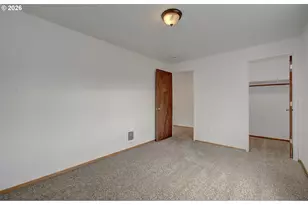 9234 SE Salmon St, Portland, OR 97216 - Photo 26