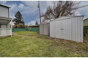 9234 SE Salmon St, Portland, OR 97216 - Photo 30