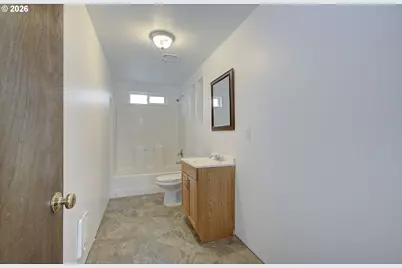 9234 SE Salmon St, Portland, OR 97216 - Photo 22