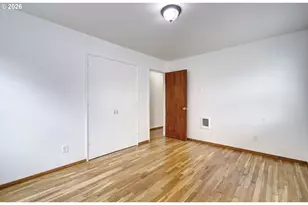 9234 SE Salmon St, Portland, OR 97216 - Photo 12