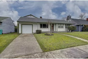 9234 SE Salmon St, Portland, OR 97216 - Photo 2