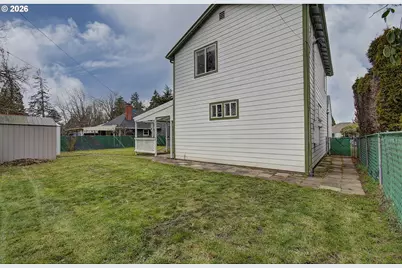 9234 SE Salmon St, Portland, OR 97216 - Photo 34