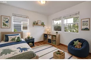 9234 SE Salmon St, Portland, OR 97216 - Photo 10