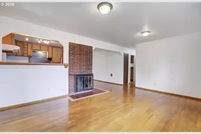 9234 SE Salmon St, Portland, OR 97216 - Photo 10