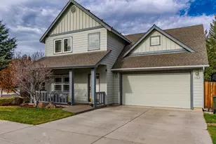 1482 NE Rumgay Ln, Bend, OR 97701 - Photo 2