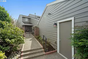 32540 SW Lake Point Ct, Wilsonville, OR 97070 - Photo 4