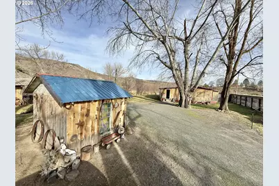 51257 Hwy 26, Mount Vernon, OR 97865 - Photo 20