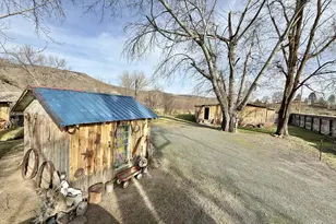 51257 Hwy 26, Mount Vernon, OR 97865 - Photo 20