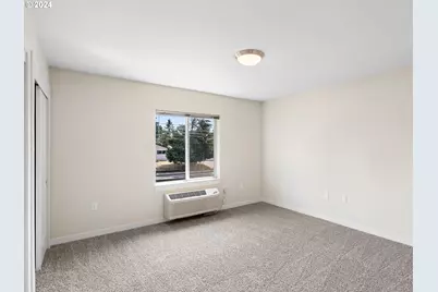 10831 E Burnside St, Portland, OR 97216 - Photo 20