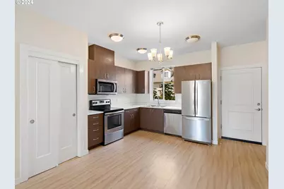 10831 E Burnside St, Portland, OR 97216 - Photo 14