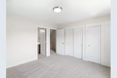 10831 E Burnside St, Portland, OR 97216 - Photo 22