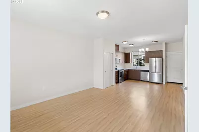 10831 E Burnside St, Portland, OR 97216 - Photo 8