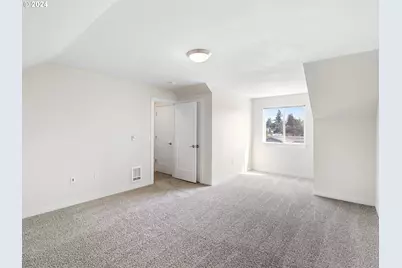 10831 E Burnside St, Portland, OR 97216 - Photo 32