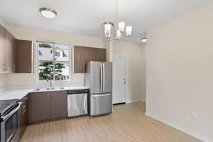 10831 E Burnside St, Portland, OR 97216 - Photo 16