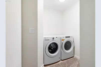 10831 E Burnside St, Portland, OR 97216 - Photo 28