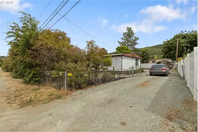 1146 Laura St, Myrtle Creek, OR 97457 - Photo 44